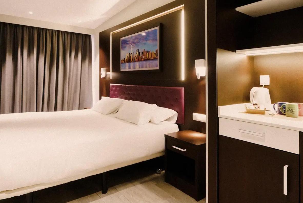 Marina Resort Benidorm - The Original Benidorm Vibe Room photo